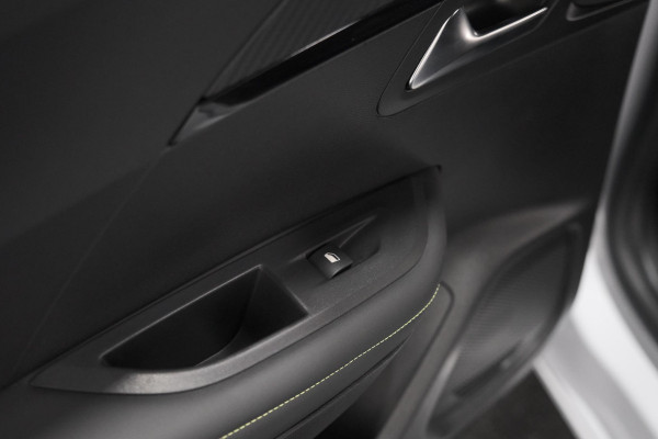 Peugeot 2008 PureTech 130 EAT8 GT | 360 Camera | Stoelmassage | Adaptieve Cruise Control | Dodehoekdetectie Peugeot 2008 PureTech 130 EAT8 GT | 360 Camera | Stoelmassage | Adaptieve Cruise Control | Dodehoekdetectie
