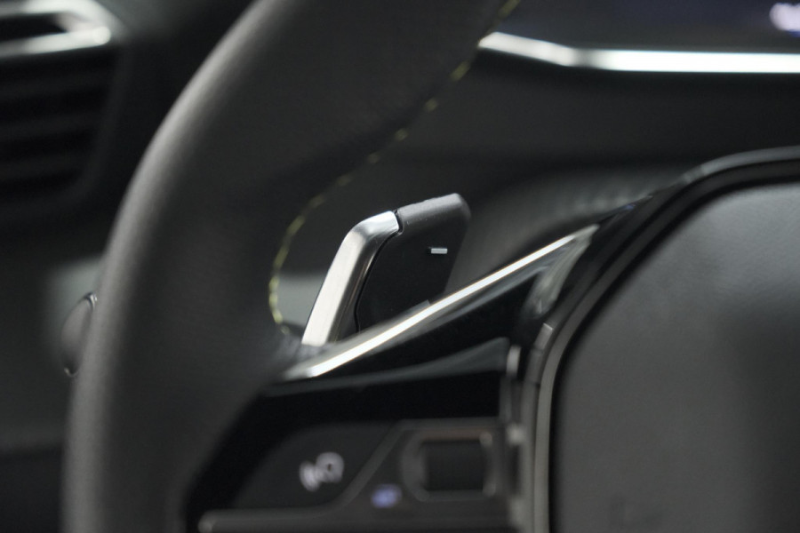 Peugeot 2008 PureTech 130 EAT8 GT | 360 Camera | Stoelmassage | Adaptieve Cruise Control | Dodehoekdetectie Peugeot 2008 PureTech 130 EAT8 GT | 360 Camera | Stoelmassage | Adaptieve Cruise Control | Dodehoekdetectie