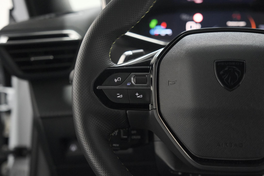 Peugeot 2008 PureTech 130 EAT8 GT | 360 Camera | Stoelmassage | Adaptieve Cruise Control | Dodehoekdetectie Peugeot 2008 PureTech 130 EAT8 GT | 360 Camera | Stoelmassage | Adaptieve Cruise Control | Dodehoekdetectie