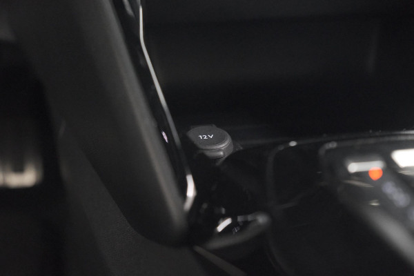 Peugeot 2008 PureTech 130 EAT8 GT | 360 Camera | Stoelmassage | Adaptieve Cruise Control | Dodehoekdetectie Peugeot 2008 PureTech 130 EAT8 GT | 360 Camera | Stoelmassage | Adaptieve Cruise Control | Dodehoekdetectie