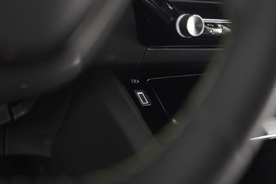Peugeot 2008 PureTech 130 EAT8 GT | 360 Camera | Stoelmassage | Adaptieve Cruise Control | Dodehoekdetectie Peugeot 2008 PureTech 130 EAT8 GT | 360 Camera | Stoelmassage | Adaptieve Cruise Control | Dodehoekdetectie