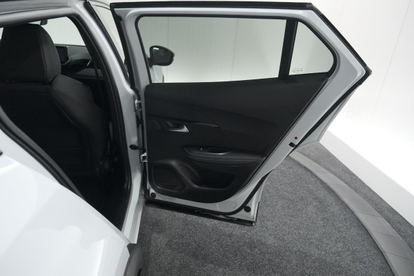 Peugeot 2008 PureTech 130 EAT8 GT | 360 Camera | Stoelmassage | Adaptieve Cruise Control | Dodehoekdetectie Peugeot 2008 PureTech 130 EAT8 GT | 360 Camera | Stoelmassage | Adaptieve Cruise Control | Dodehoekdetectie