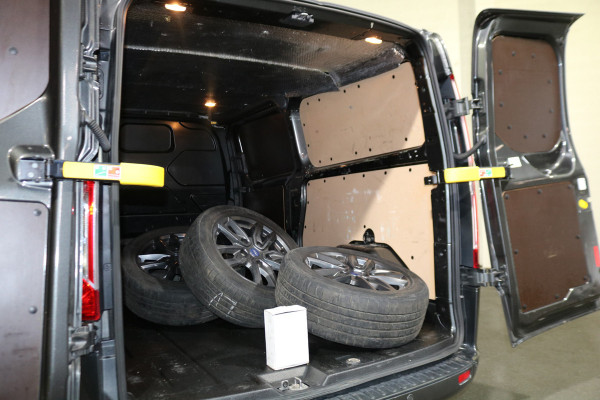 Ford Transit Custom 2.0 TDci 170pk L2 H1 Sport 2.8T Trekhaak