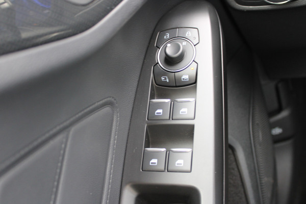 Ford FOCUS Wagon 1.0 EcoBoost Hybrid ST Line X | Trekhaak | Head-Up | BLIS | Camera | Navigatie