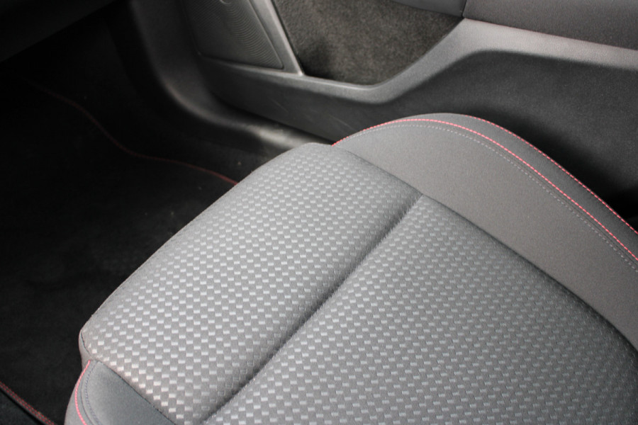 Ford FOCUS Wagon 1.0 EcoBoost Hybrid ST Line X | Trekhaak | Head-Up | BLIS | Camera | Navigatie