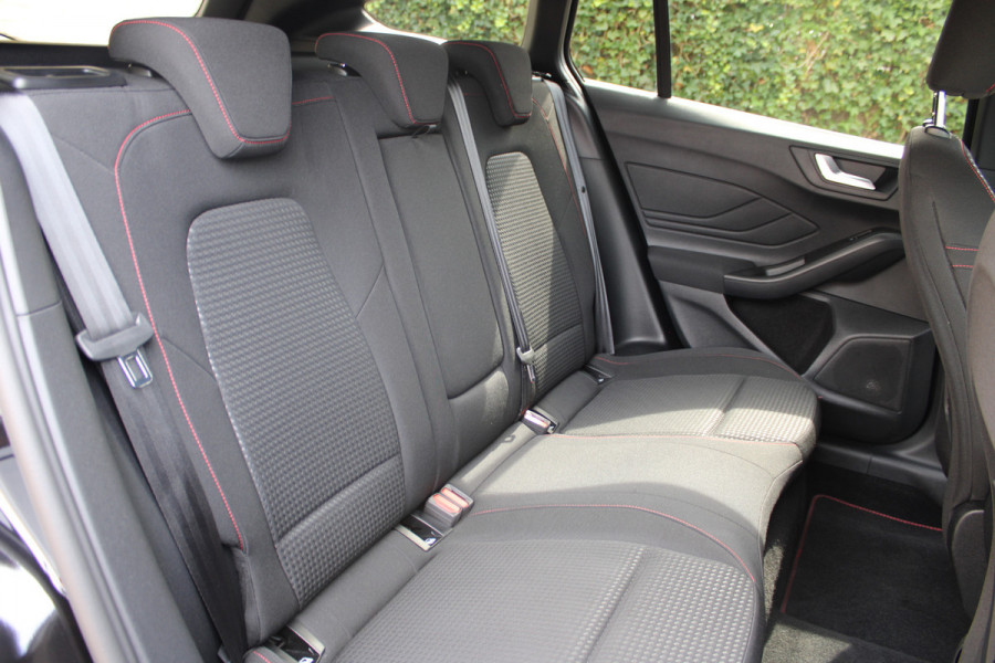 Ford FOCUS Wagon 1.0 EcoBoost Hybrid ST Line X | Trekhaak | Head-Up | BLIS | Camera | Navigatie