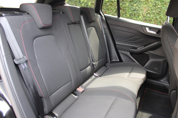 Ford FOCUS Wagon 1.0 EcoBoost Hybrid ST Line X | Trekhaak | Head-Up | BLIS | Camera | Navigatie