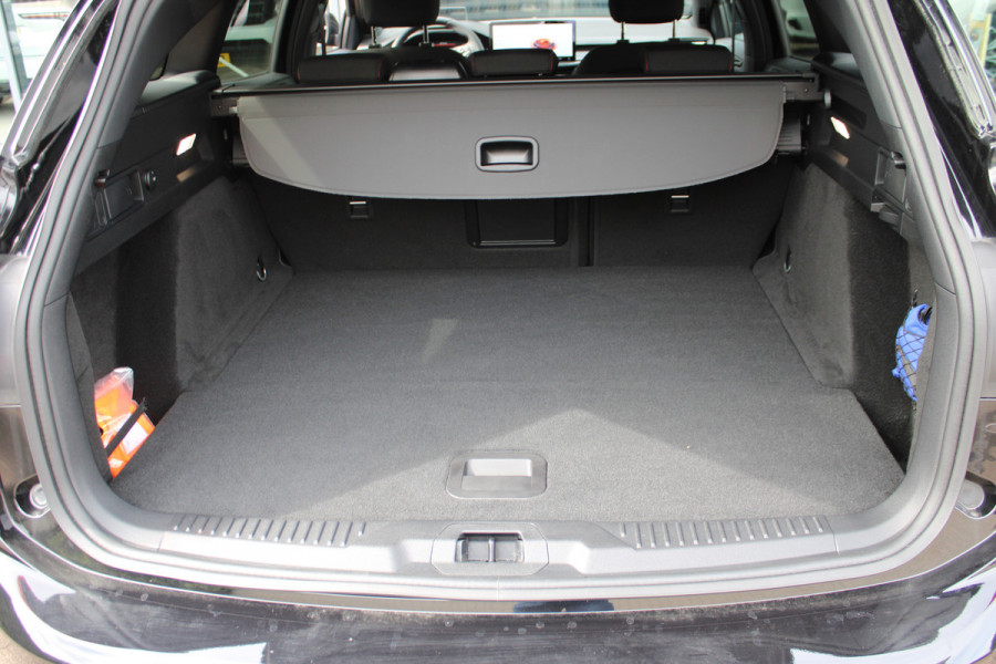 Ford FOCUS Wagon 1.0 EcoBoost Hybrid ST Line X | Trekhaak | Head-Up | BLIS | Camera | Navigatie