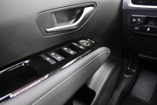 Hyundai Tucson 1.6 T-GDI PHEV 252PK 20TH ANNIVERSARY+SKY *NIEUW* | PANORAMISCH SCHUIF/KANTELDAK | STUUR / STOELVERWARMING | FULL LED KOPLAMPEN | HALF ALCANTARA / LEDER 20TH ANNIVERSARY DESIGN MET GROENE STIKSELS | NAVIGATIE | ADAPTIVE CRUISE CONTROL | DRAADLOOS APPLE CARPLAY / ANDROID AUTO | DRAADLOOS TELEFOONLADER | ELEKTRISCH BEDIENBARE ACHTERKLEP | DODEHOEK DETECTIE | 3 FASE CLIMATE CONTROL | KRELL PREMIUM AUDIO | 19"INCH 20TH ANNIVERSARY VELGEN | ZONWERING IN ACHTER PORTIEREN | PINE GREEN MATTE METALLIC LAK | DEURLIJSTEN MET LUXE AFWERKING | DAKRAILS ZWART |