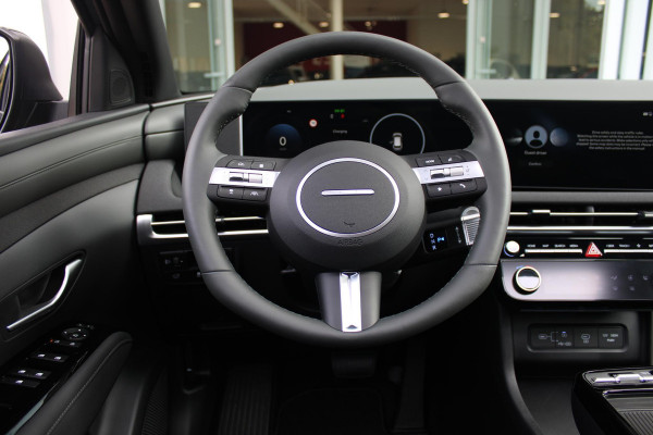 Hyundai Tucson 1.6 T-GDI PHEV 252PK 20TH ANNIVERSARY+SKY *NIEUW* | PANORAMISCH SCHUIF/KANTELDAK | STUUR / STOELVERWARMING | FULL LED KOPLAMPEN | HALF ALCANTARA / LEDER 20TH ANNIVERSARY DESIGN MET GROENE STIKSELS | NAVIGATIE | ADAPTIVE CRUISE CONTROL | DRAADLOOS APPLE CARPLAY / ANDROID AUTO | DRAADLOOS TELEFOONLADER | ELEKTRISCH BEDIENBARE ACHTERKLEP | DODEHOEK DETECTIE | 3 FASE CLIMATE CONTROL | KRELL PREMIUM AUDIO | 19"INCH 20TH ANNIVERSARY VELGEN | ZONWERING IN ACHTER PORTIEREN | PINE GREEN MATTE METALLIC LAK | DEURLIJSTEN MET LUXE AFWERKING | DAKRAILS ZWART |