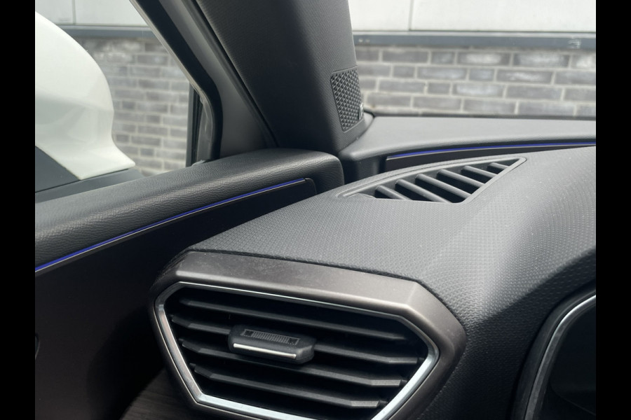 Seat Leon Sportstourer 1.5 eTSI Xcellence M-Hybrid | Elek Trekhaak | Sfeerverl. | LED | Carplay | Camera | Navi | Keyless | Adap. Cruise