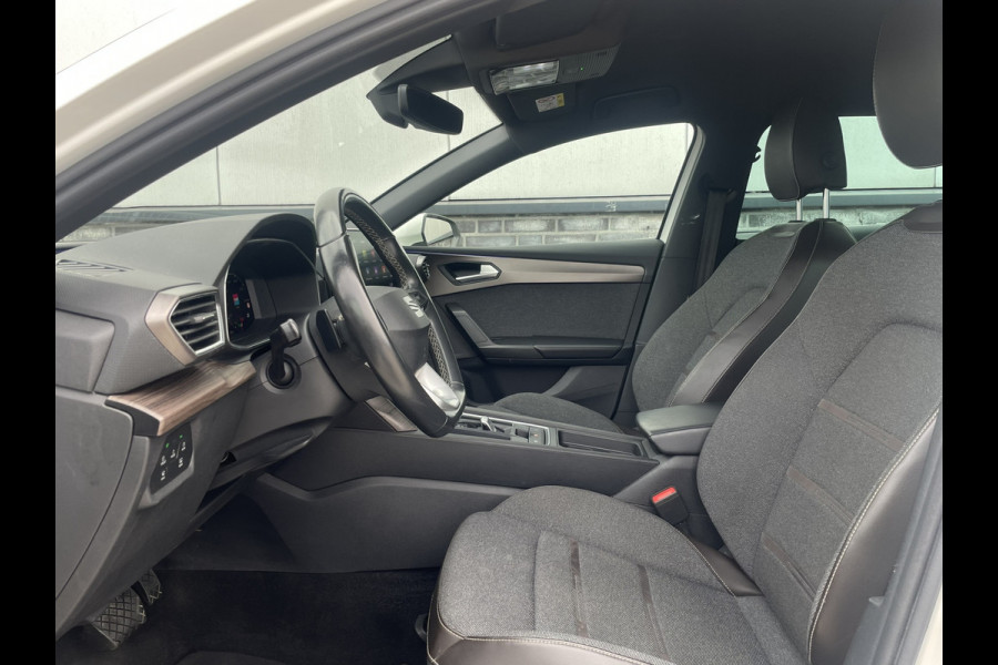 Seat Leon Sportstourer 1.5 eTSI Xcellence M-Hybrid | Elek Trekhaak | Sfeerverl. | LED | Carplay | Camera | Navi | Keyless | Adap. Cruise