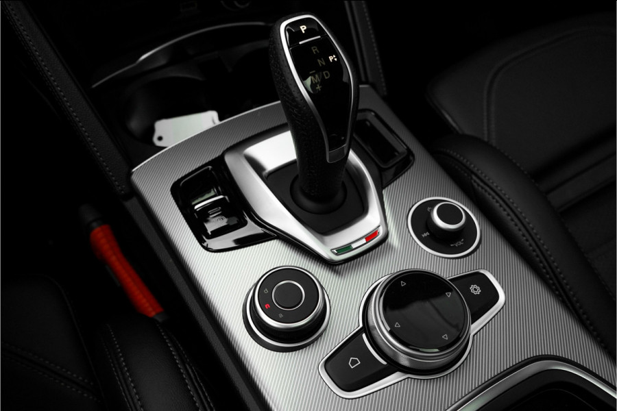 Alfa Romeo Stelvio 2.0 T AWD Sprint Pano ACC Memory Stuur & Stoelverwarming