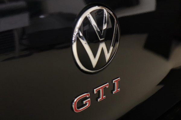 Volkswagen Golf 2.0 TSI GTI PANO/HUD/H&K/IQ/NAVI/CAM
