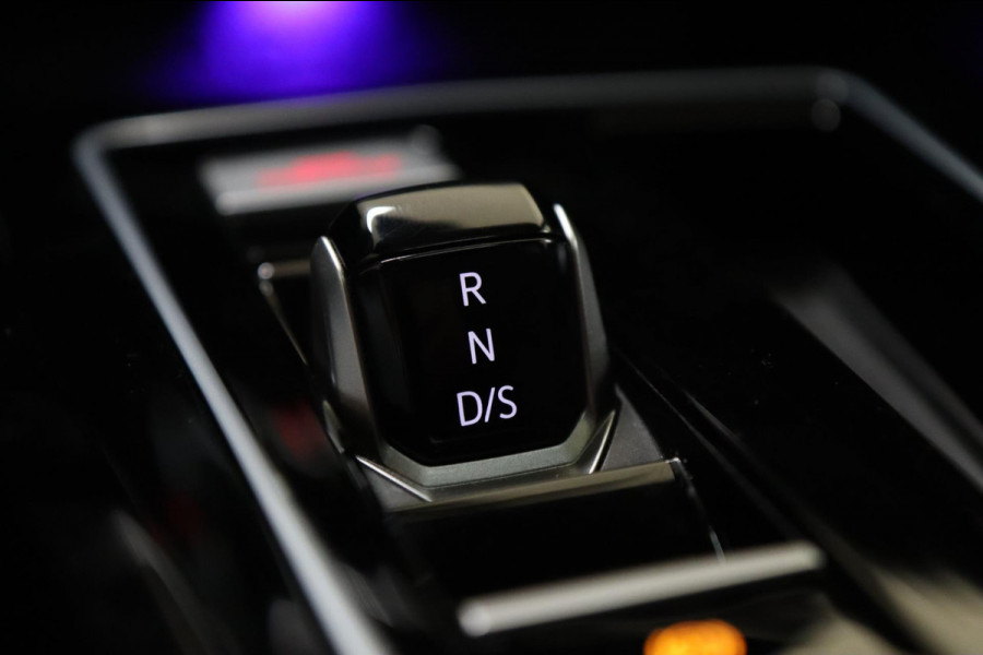 Volkswagen Golf 2.0 TSI GTI PANO/HUD/H&K/IQ/NAVI/CAM