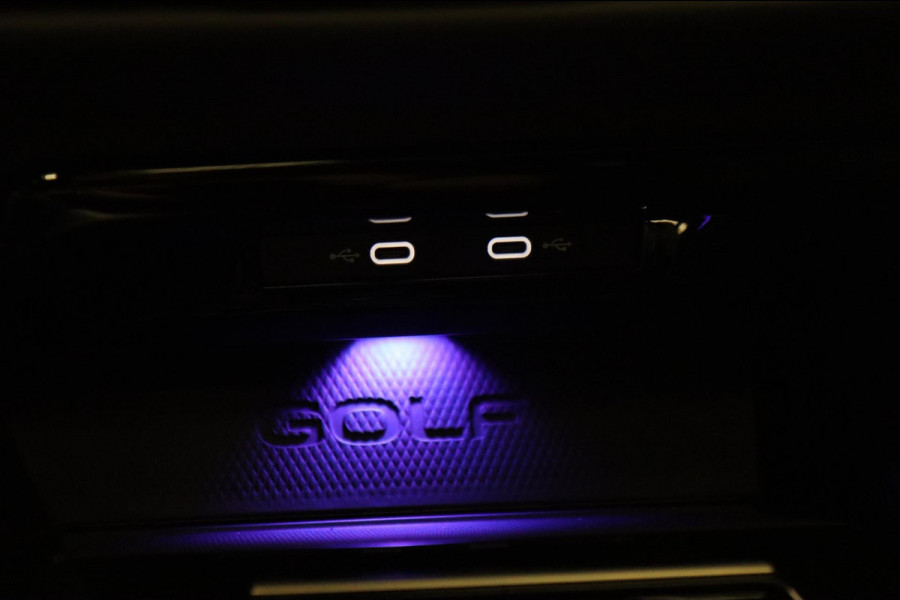 Volkswagen Golf 2.0 TSI GTI PANO/HUD/H&K/IQ/NAVI/CAM