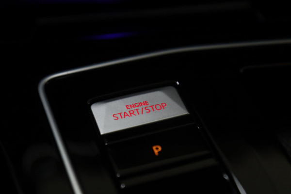 Volkswagen Golf 2.0 TSI GTI PANO/HUD/H&K/IQ/NAVI/CAM