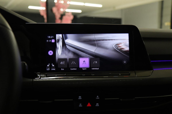 Volkswagen Golf 2.0 TSI GTI PANO/HUD/H&K/IQ/NAVI/CAM