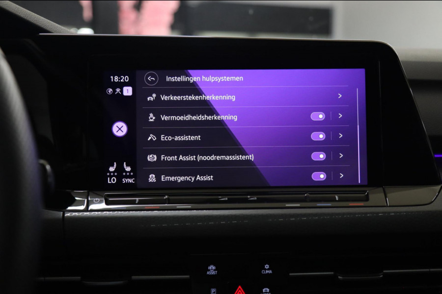 Volkswagen Golf 2.0 TSI GTI PANO/HUD/H&K/IQ/NAVI/CAM