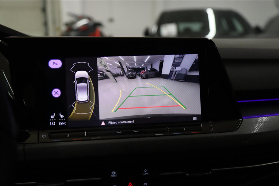 Volkswagen Golf 2.0 TSI GTI PANO/HUD/H&K/IQ/NAVI/CAM