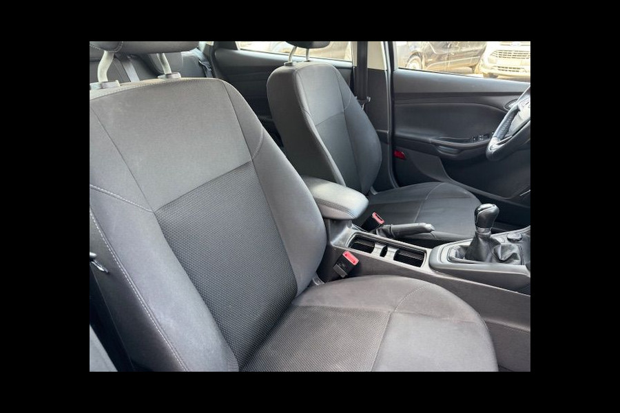 Ford FOCUS Wagon 1.0 Lease Edition Airco/ECC,Cruisecontrol,Navigatie