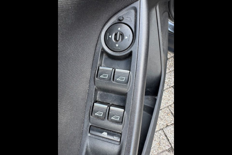 Ford FOCUS Wagon 1.0 Lease Edition Airco/ECC,Cruisecontrol,Navigatie
