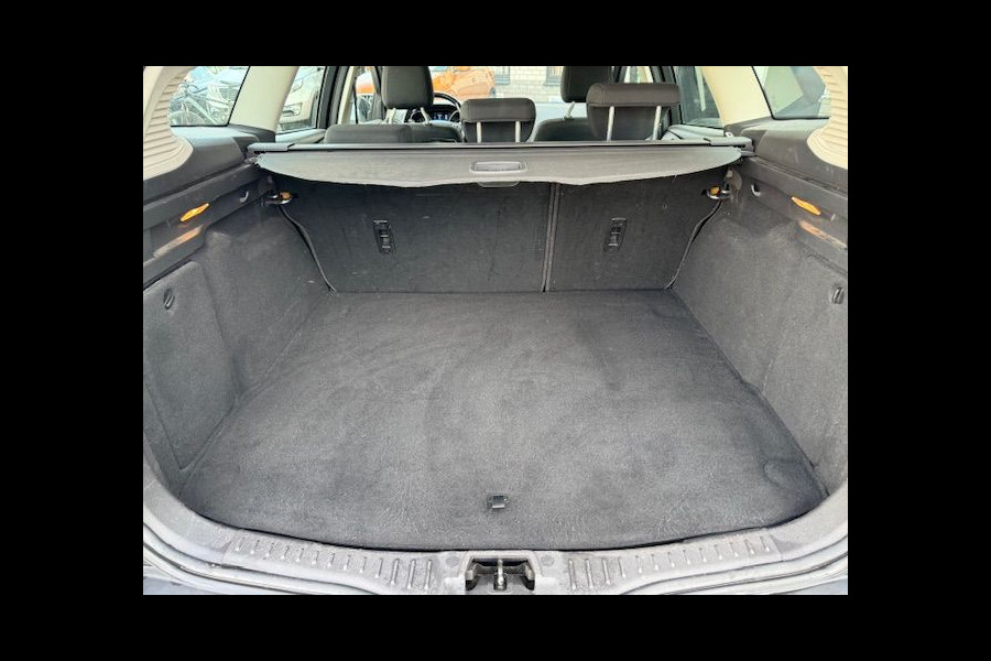 Ford FOCUS Wagon 1.0 Lease Edition Airco/ECC,Cruisecontrol,Navigatie