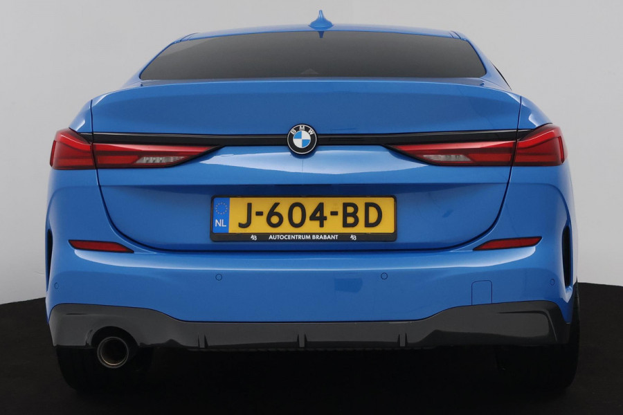 BMW 2 Serie Gran Coupé 218i Executive Edition (PANORAMADAK, SFEERVERLICHTING, PARKEERSENSOREN, CRUISE, DEALER ONDERHOUDEN) )