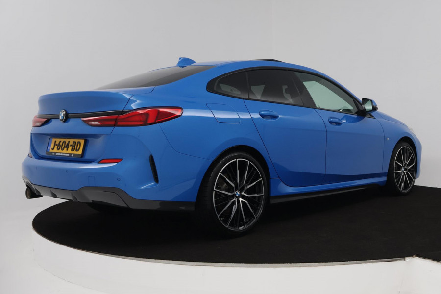 BMW 2 Serie Gran Coupé 218i Executive Edition (PANORAMADAK, SFEERVERLICHTING, PARKEERSENSOREN, CRUISE, DEALER ONDERHOUDEN) )