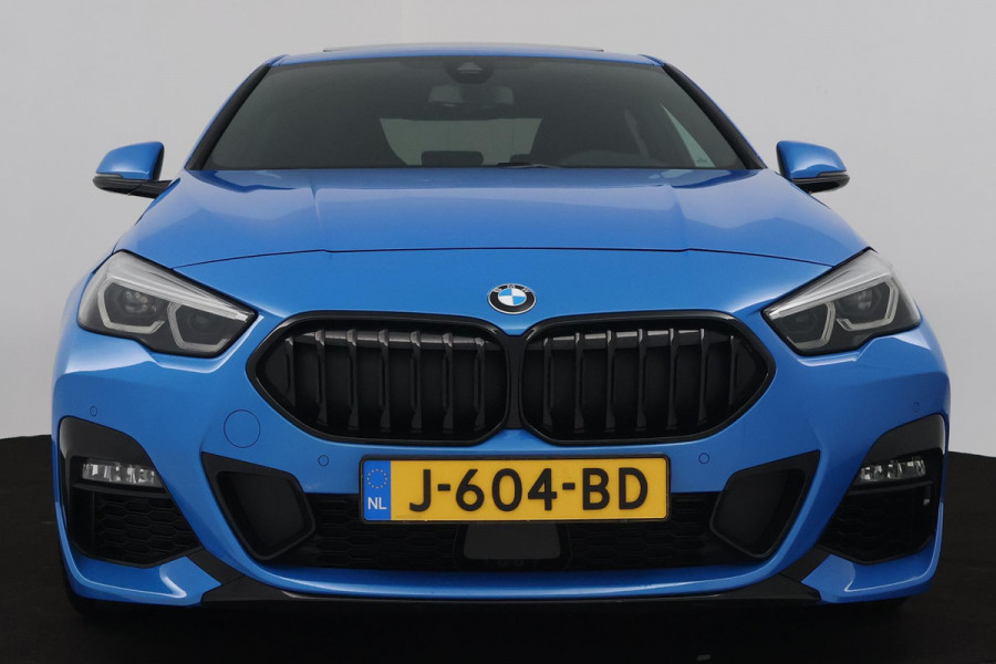BMW 2 Serie Gran Coupé 218i Executive Edition (PANORAMADAK, SFEERVERLICHTING, PARKEERSENSOREN, CRUISE, DEALER ONDERHOUDEN) )