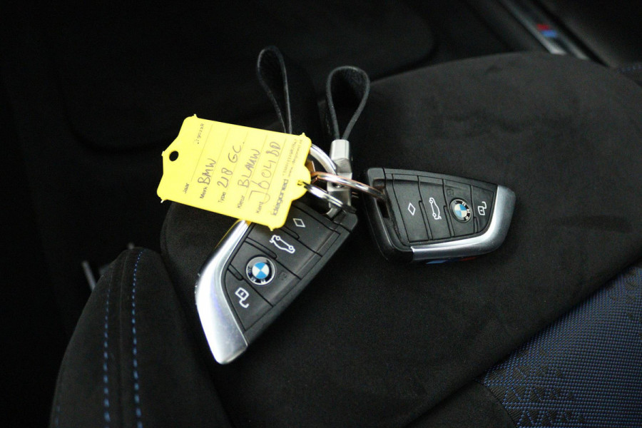 BMW 2 Serie Gran Coupé 218i Executive Edition (PANORAMADAK, SFEERVERLICHTING, PARKEERSENSOREN, CRUISE, DEALER ONDERHOUDEN) )