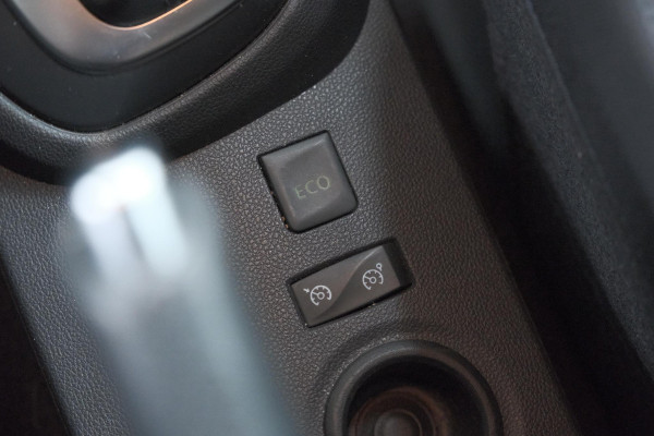 Renault Captur TCe 120 Intens | Camera | Dodehoekdetectie | Navigatie | Stoelverwarming | Parkeersensoren
