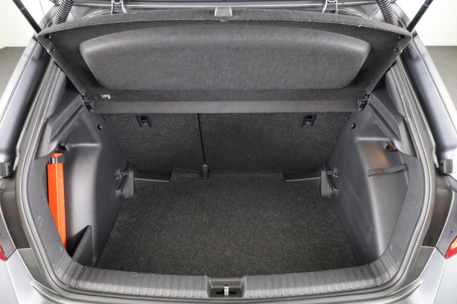 Škoda Fabia 1.0 TSI Monte Carlo 95 pk | Private lease vanaf Verlengde garantie | Navigatie via App | Parkeersensoren | Achteruitrijcamera | LED koplampen | Stoelverwarming |