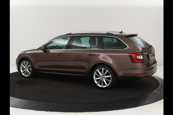 Škoda Octavia 1.0 TSI Style | Stoelverwarming | Leder/Alcantara | Carplay | Park Assist | Full LED | Keyless | Navigatie | Climate control | Cruise control