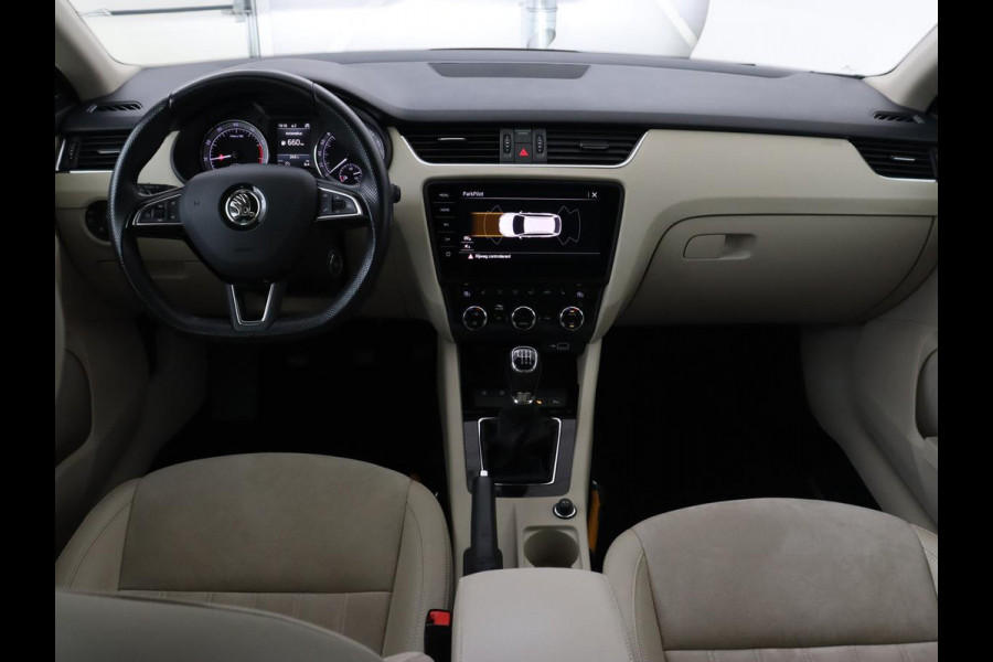 Škoda Octavia 1.0 TSI Style | Stoelverwarming | Leder/Alcantara | Carplay | Park Assist | Full LED | Keyless | Navigatie | Climate control | Cruise control