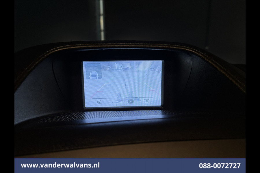 Ford Transit Custom 2.0 TDCI L1H1 Euro6 Airco | Navigatie | Camera | Cruisecontrol | 2350kg Trekhaak bijrijdersbank, parkeersensoren