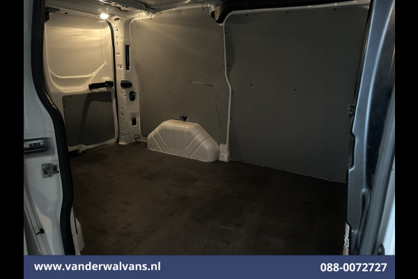 Ford Transit Custom 2.0 TDCI L1H1 Euro6 Airco | Navigatie | Camera | Cruisecontrol | 2350kg Trekhaak bijrijdersbank, parkeersensoren