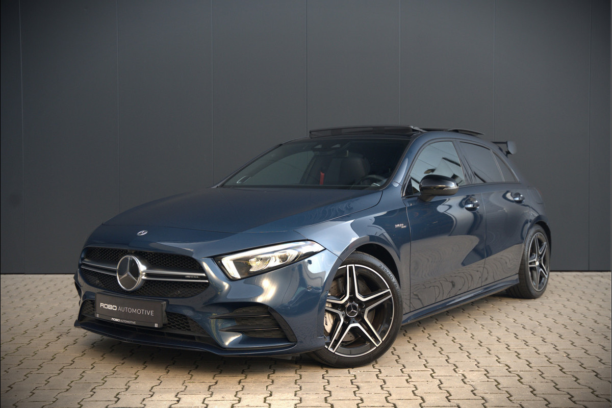 Mercedes-Benz A-Klasse AMG 35 4MATIC | Panoramadak | Burmester | Stoelverwarming | Keyless | Aero pack | Adaptive Cruise Control | Ambiance verlichting | Camera | Driving Assistant | DAB | LED Mercedes-Benz A-Klasse AMG 35 4MATIC | Panoramadak | Burmester | Stoelverwarming | Keyless | Aero pack | Adaptive Cruise Control | Ambiance verlichting | Camera | Driving Assistant | DAB | LED