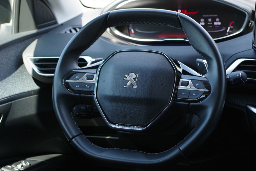 Peugeot 3008 1.2 PureTech 130 PK Automaat Allure, Stoelverwarming, Carplay, Keyless, LED