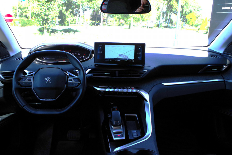 Peugeot 3008 1.2 PureTech 130 PK Automaat Allure, Stoelverwarming, Carplay, Keyless, LED
