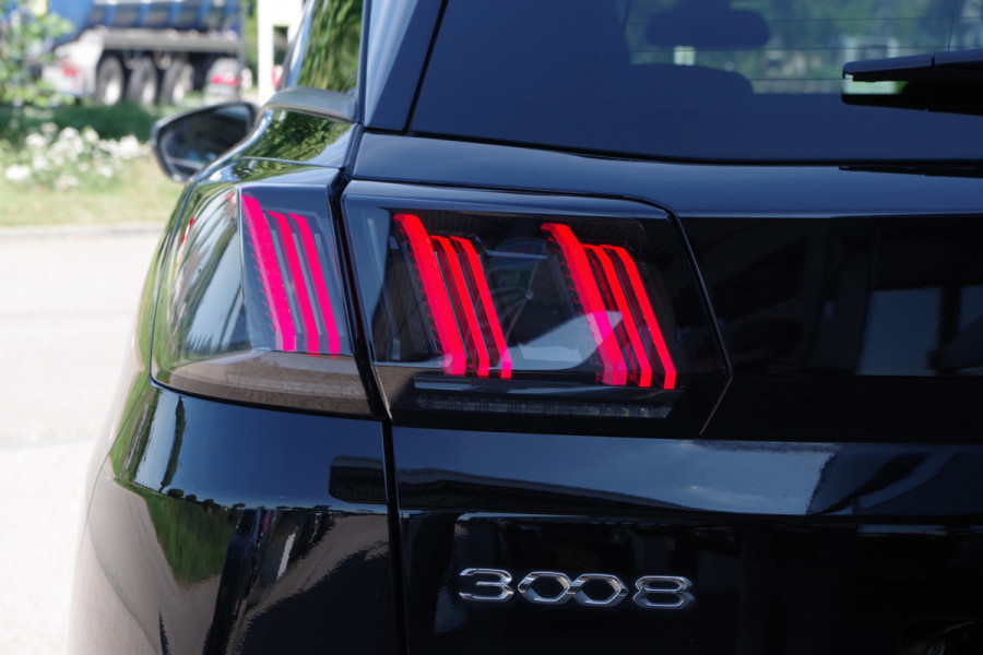 Peugeot 3008 1.2 PureTech 130 PK Automaat Allure, Stoelverwarming, Carplay, Keyless, LED