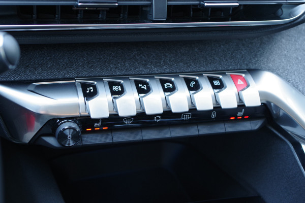 Peugeot 3008 1.2 PureTech 130 PK Automaat Allure, Stoelverwarming, Carplay, Keyless, LED