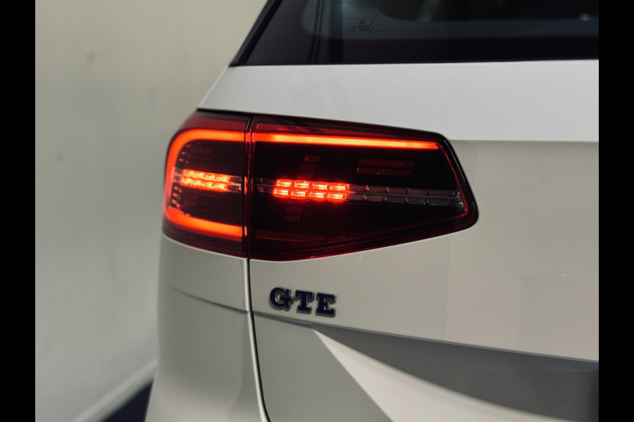 Volkswagen Passat Variant 1.4 TSI GTE | Panorama | Trekhaak | Massage
