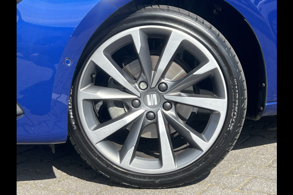 Seat Leon 1.5 eTSI FR Business Intense | Virtual Cockpit | Trekhaak | Wireless Carplay | 18 inch