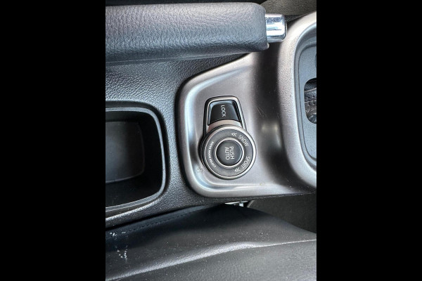 Suzuki Vitara 1.4 Boosterjet AllGrip Stijl Panoramadak! Dealer Onderhouden! Vol opties!
