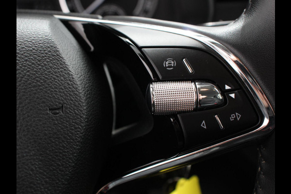 Škoda Kamiq 1.0 TSI Ambition 116 Pk Navigatie Cruise Control Lane Assist DAB LED Parkeer sensoren