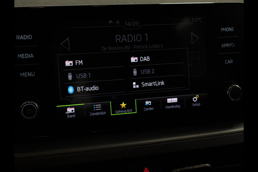 Škoda Kamiq 1.0 TSI Ambition 116 Pk Navigatie Cruise Control Lane Assist DAB LED Parkeer sensoren