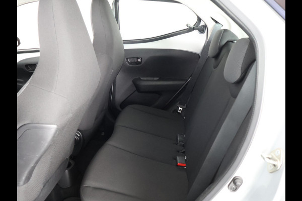 Toyota Aygo 1.0 VVT-i X SILVERLINE FUN CARPLAY NAVI AIRCO.5 DRS .GARANTIE TOT 2031 !