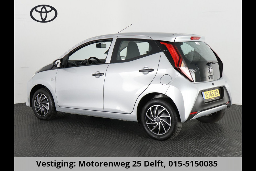 Toyota Aygo 1.0 VVT-i X SILVERLINE FUN CARPLAY NAVI AIRCO.5 DRS .GARANTIE TOT 2031 !