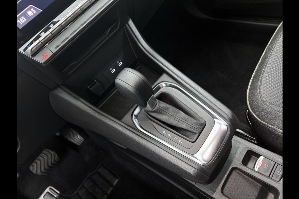 Renault Captur Hybrid mild 160PK techno / NIEUW MODEL / CAMERA / NAVI Renault Captur Hybrid mild 160PK techno / NIEUW MODEL / CAMERA / NAVI